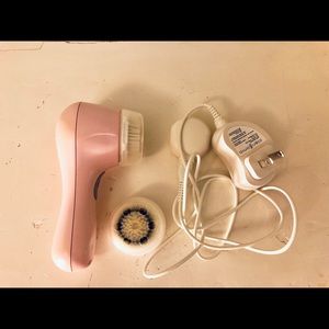 Clarisonic face scrubber